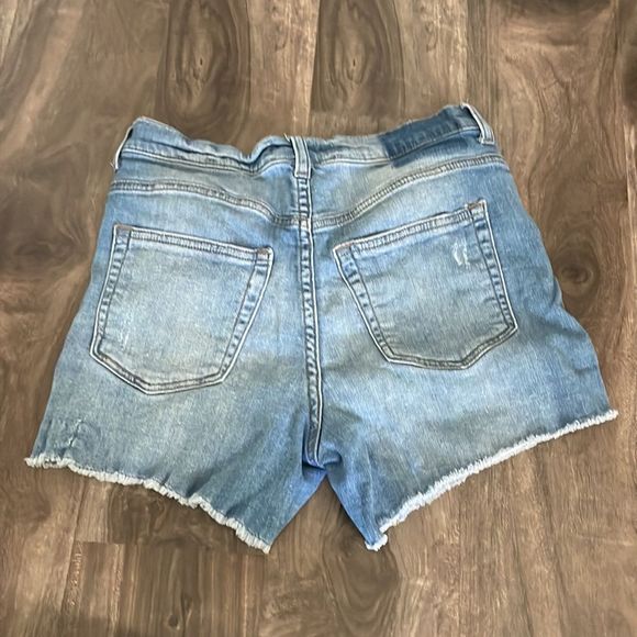 Fashion Nova shorts - Picture 4 of 5